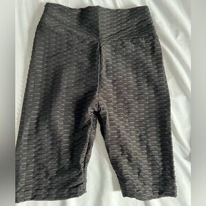 Butt Lift Workout Shorts Size (S/M) Black, Excellent Conditions